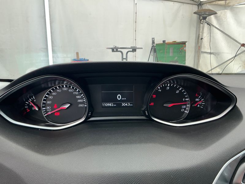 Peugeot 308 1.6 Blue-HDi Allure 2017 – снимка 19
