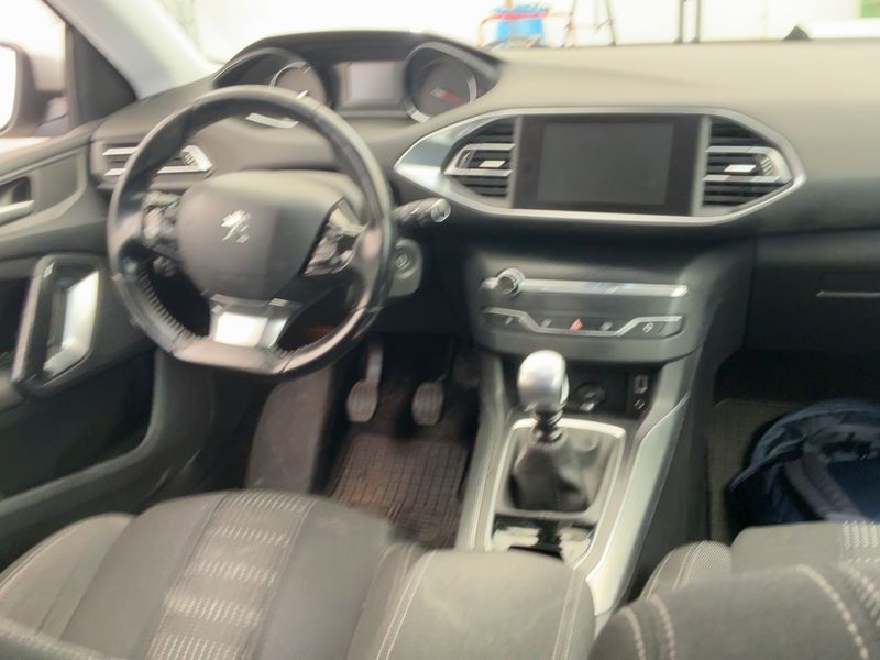 Peugeot 308 1.6 Blue-HDi Allure 2017 – снимка 18