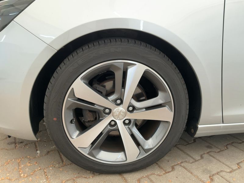Peugeot 308 1.6 Blue-HDi Allure 2017 – снимка 3