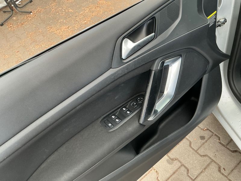 Peugeot 308 1.6 Blue-HDi Allure 2017 – снимка 28