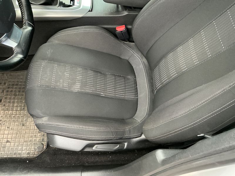 Peugeot 308 1.6 Blue-HDi Allure 2017 – снимка 30