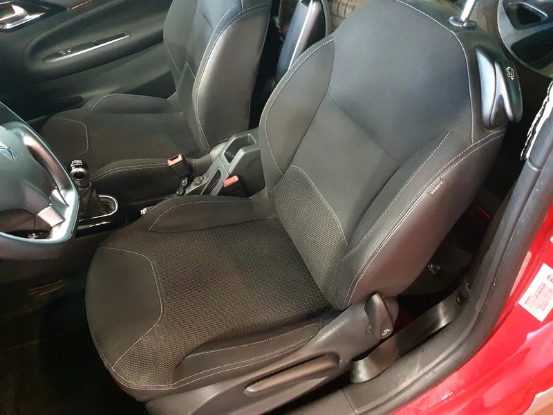 Citroen DS3 1.6 HDi SoChic 2013 – снимка 30