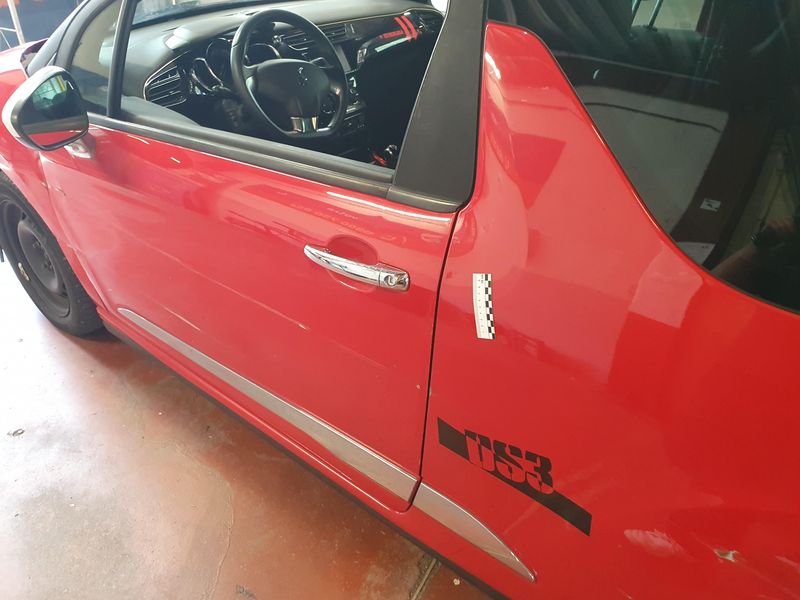 Citroen DS3 1.6 HDi SoChic 2013 – снимка 32