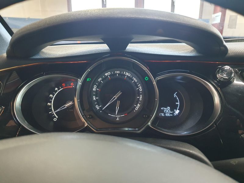 Citroen DS3 1.6 HDi SoChic 2013 – снимка 19