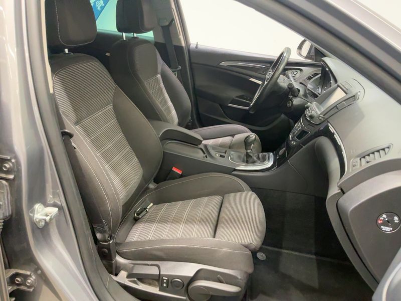 Opel Insignia Sports Tourer 1.6 CDTI DPF Innovation 2016 – снимка 16