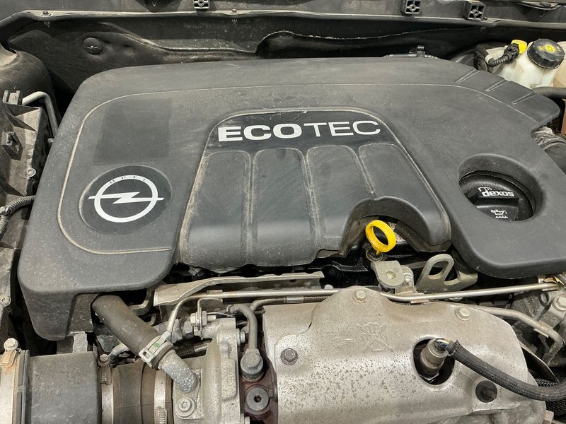 Opel Insignia Sports Tourer 1.6 CDTI DPF Innovation 2016 – снимка 38