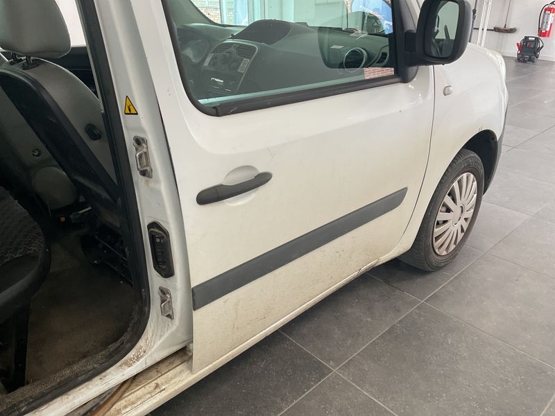 Renault Kangoo 1.5 dCi Furgón Maxi 5P Profesional 2016 – снимка 27