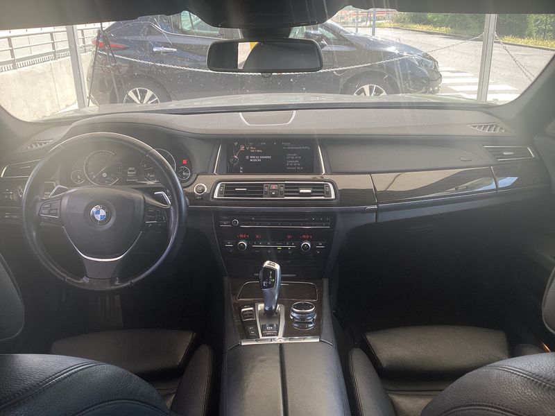 BMW 7er 740d 2014 – снимка 17