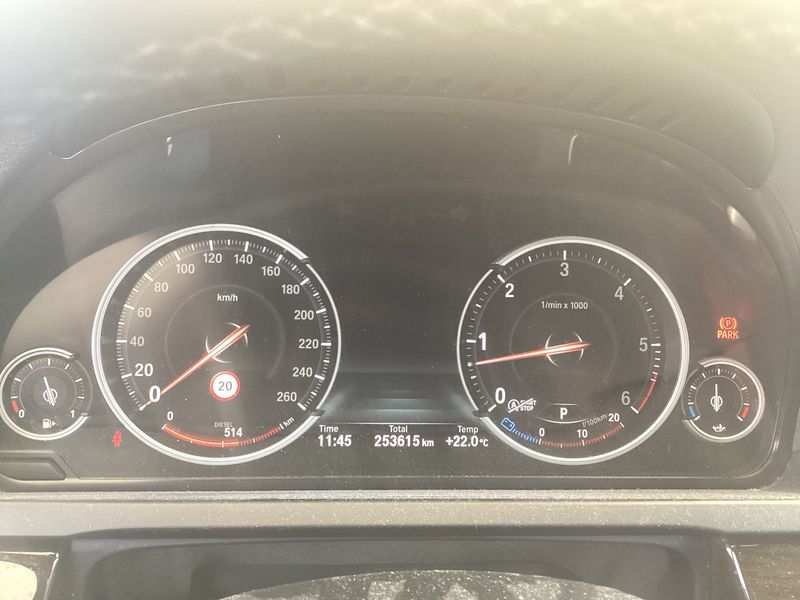 BMW 7er 740d 2014 – снимка 18