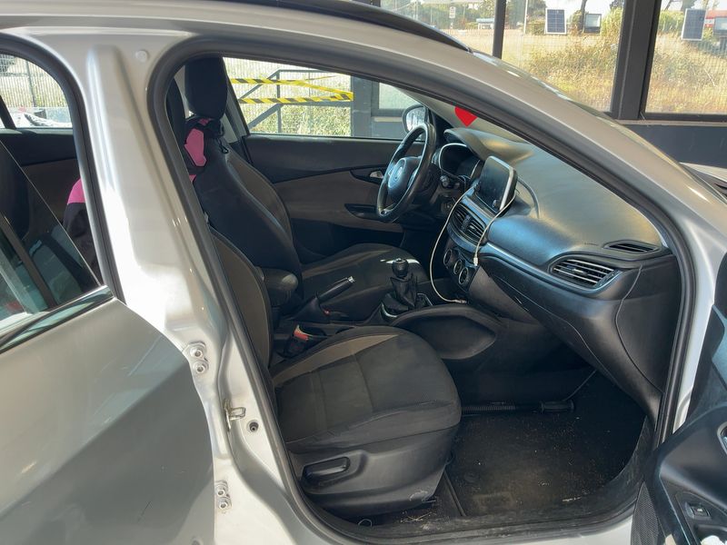 Fiat Tipo 1.6 JTDM Lounge 2017 – снимка 16