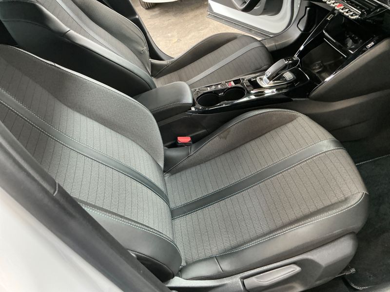Peugeot 2008 1.5 Blue-HDi Allure Pack 2021 – снимка 22