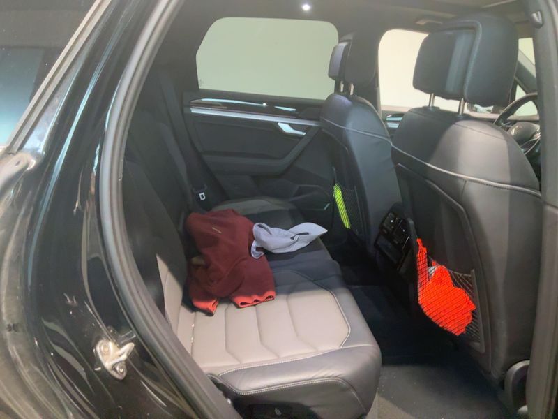 Volkswagen Touareg 3.0 V6 TDI R-Line 4Motion 2023 – снимка 19
