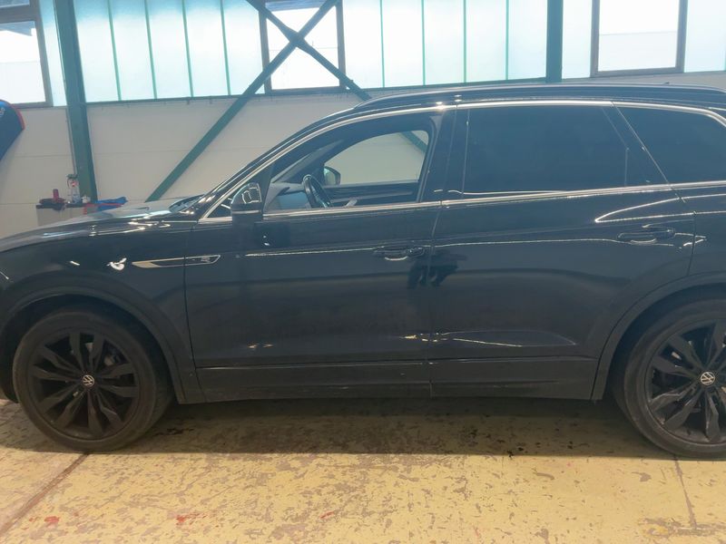 Volkswagen Touareg 3.0 V6 TDI R-Line 4Motion 2023 – снимка 4