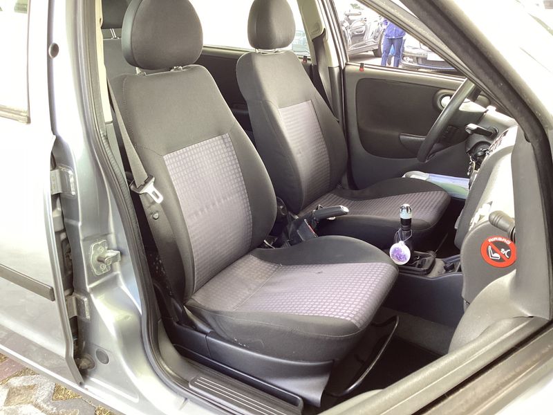 Opel Corsa 1.2 Enjoy 2005 – снимка 3