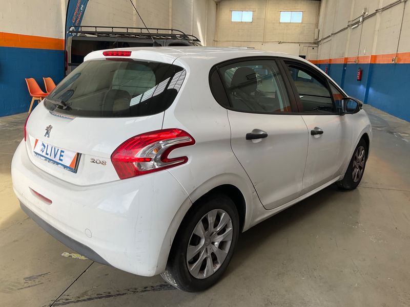 Peugeot 208 1.0 VTi Access 2013 – снимка 2