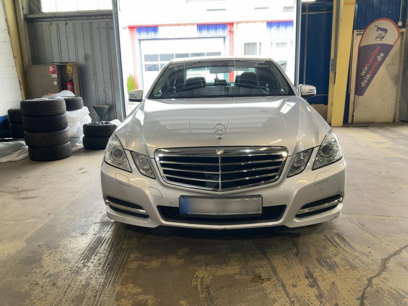 Mercedes-Benz E-Klasse E 350 CDI BlueEfficiency 4Matic Avantgarde 2010 – снимка 14