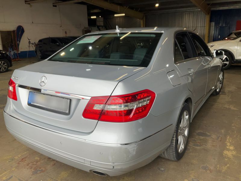 Mercedes-Benz E-Klasse E 350 CDI BlueEfficiency 4Matic Avantgarde 2010 – снимка 8