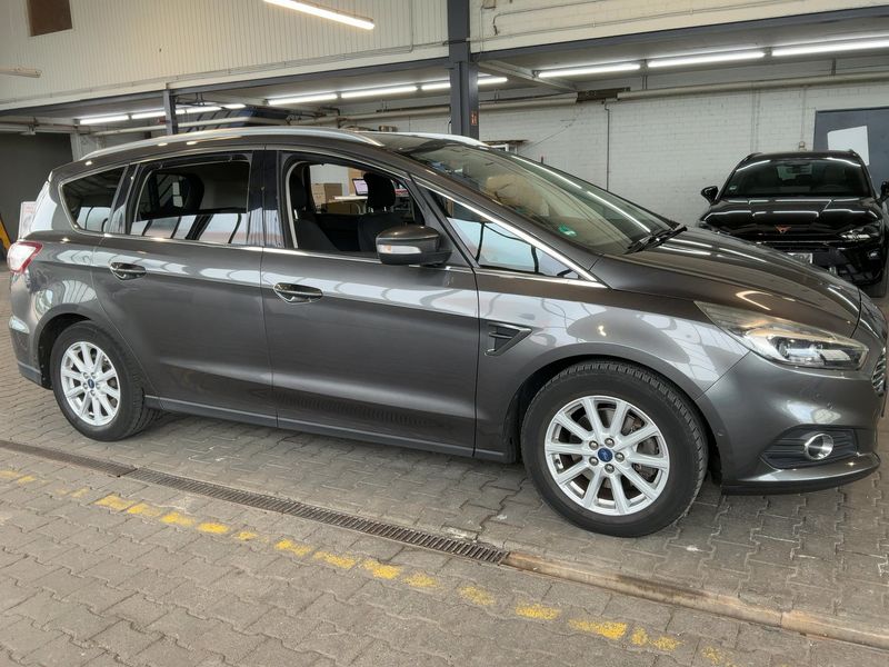 Ford S-Max 2.0 TDCi Bi-Turbo Titanium 2016 – снимка 12