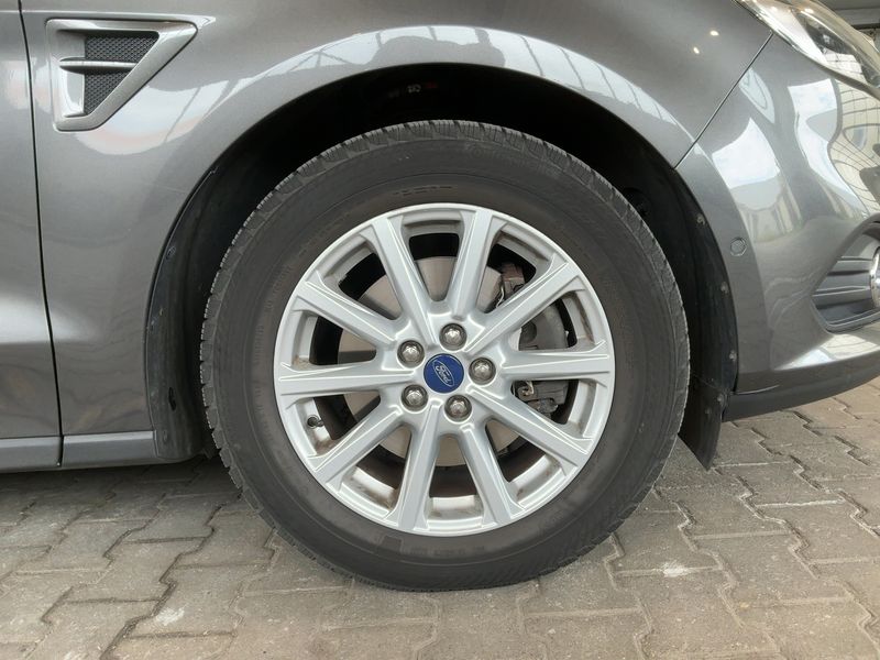 Ford S-Max 2.0 TDCi Bi-Turbo Titanium 2016 – снимка 11