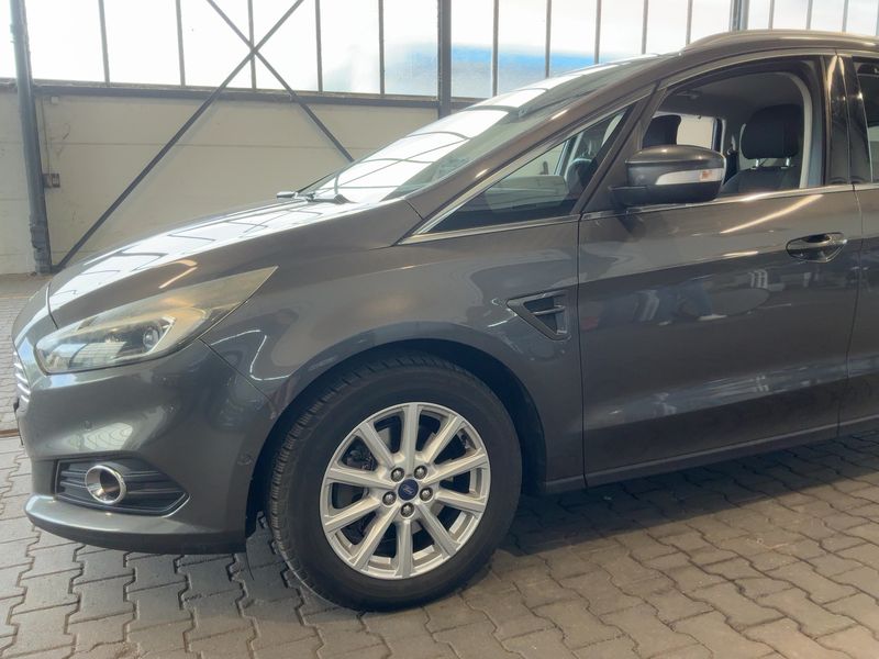 Ford S-Max 2.0 TDCi Bi-Turbo Titanium 2016 – снимка 2