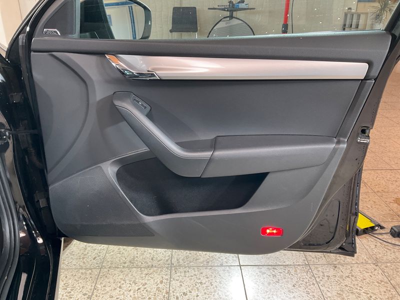 Skoda Octavia 1.4 TSI Elegance 2013 – снимка 39