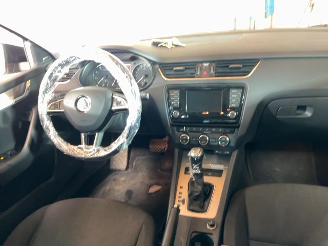 Skoda Octavia 1.4 TSI Elegance 2013 – снимка 17
