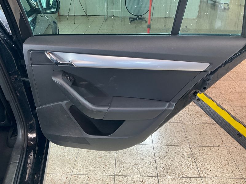 Skoda Octavia 1.4 TSI Elegance 2013 – снимка 41