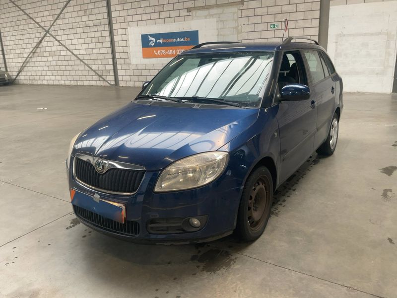 Skoda Fabia 1.4 Ambiente 2009 – снимка 1
