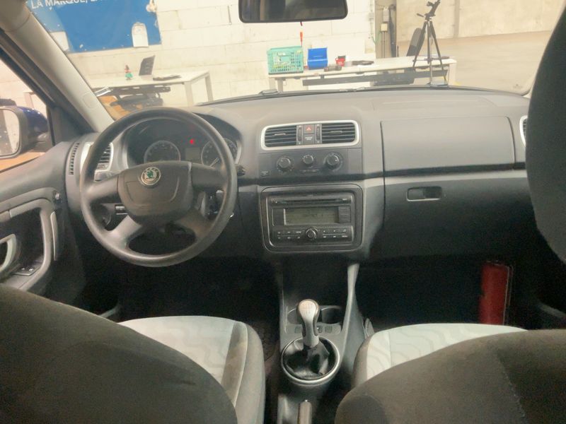 Skoda Fabia 1.4 Ambiente 2009 – снимка 17