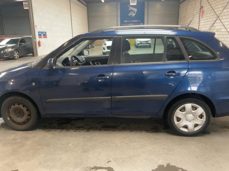 Skoda Fabia 1.4 Ambiente 2009 – снимка 4