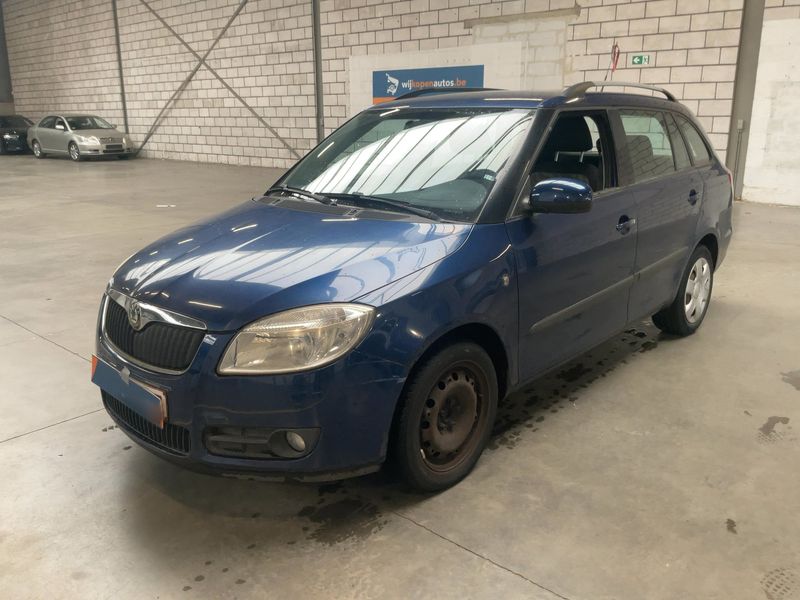 Skoda Fabia 1.4 Ambiente 2009 – снимка 2