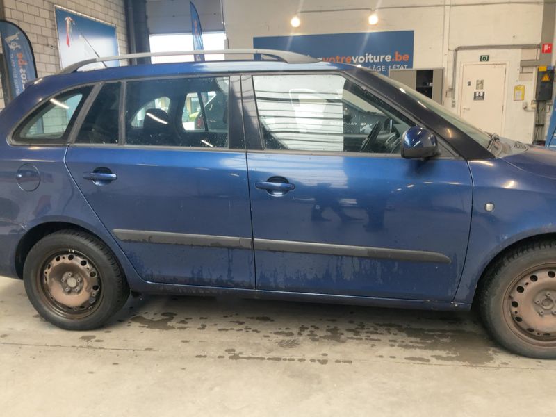 Skoda Fabia 1.4 Ambiente 2009 – снимка 10