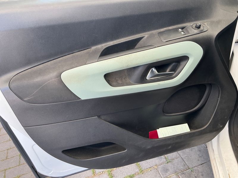 Citroen Berlingo 1.5 Blue-HDi Feel M 2019 – снимка 29