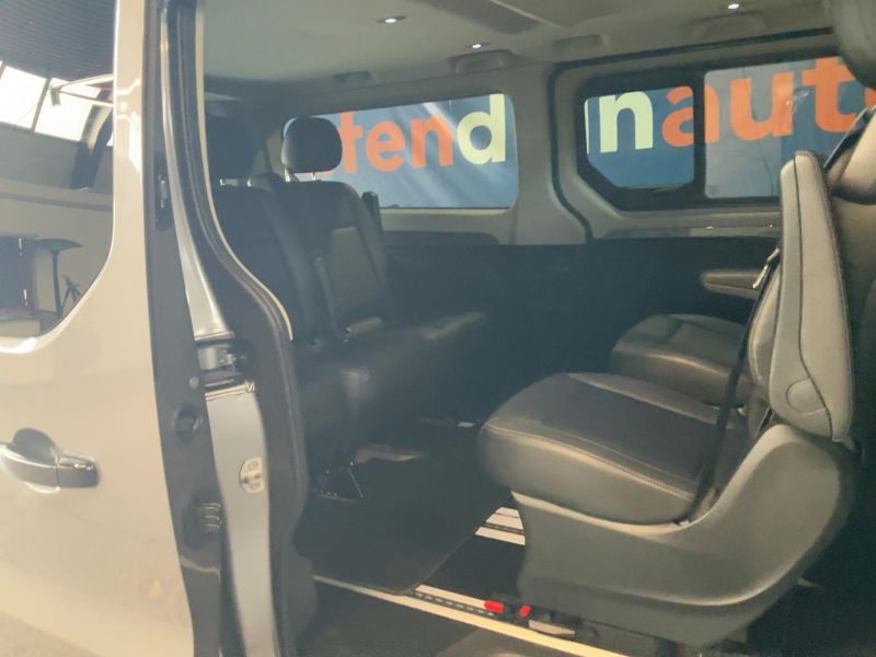 Opel Vivaro 1.6 CDTI Biturbo Tourer L2H1 2,7t 2018 – снимка 19