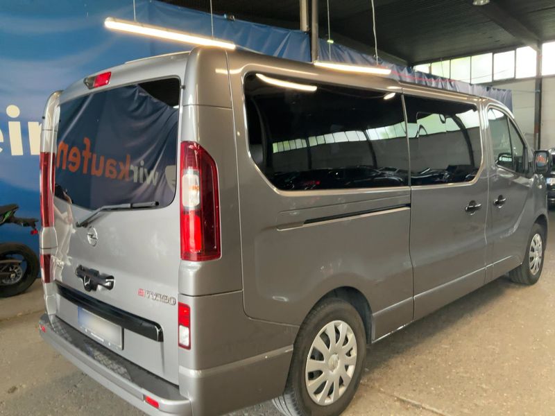 Opel Vivaro 1.6 CDTI Biturbo Tourer L2H1 2,7t 2018 – снимка 8