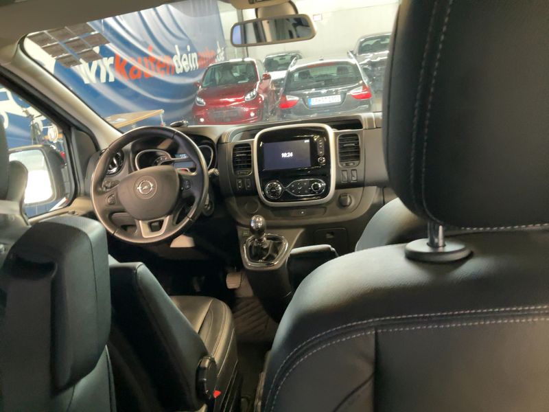 Opel Vivaro 1.6 CDTI Biturbo Tourer L2H1 2,7t 2018 – снимка 17