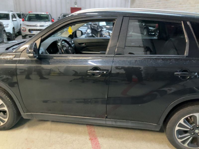 Suzuki Vitara 1.5 Dualjet Hybrid Comfort 4x2 2023 – снимка 4