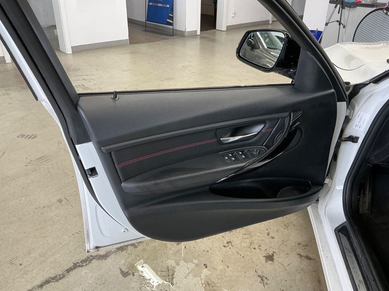 BMW 3er 320d xDrive 2013 – снимка 26