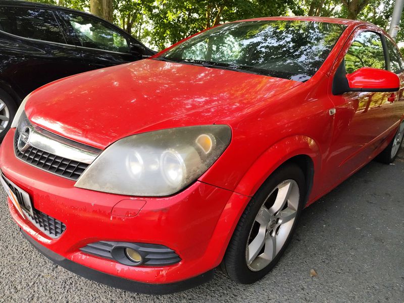 Opel Astra GTC 1.6 Sport 2008 – снимка 2