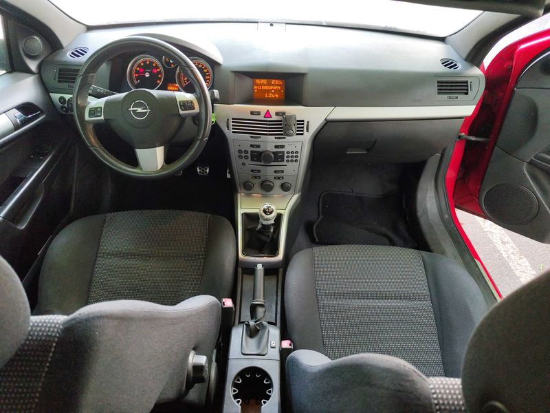 Opel Astra GTC 1.6 Sport 2008 – снимка 11
