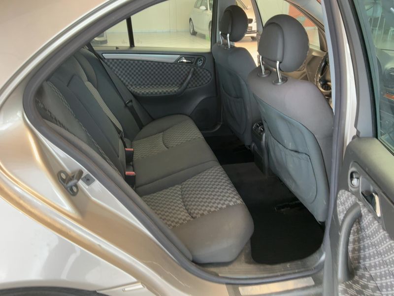 Mercedes-Benz C-Klasse C 220 CDI Avantgarde 2003 – снимка 19