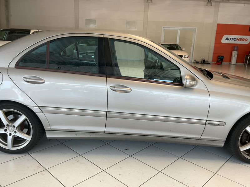 Mercedes-Benz C-Klasse C 220 CDI Avantgarde 2003 – снимка 10