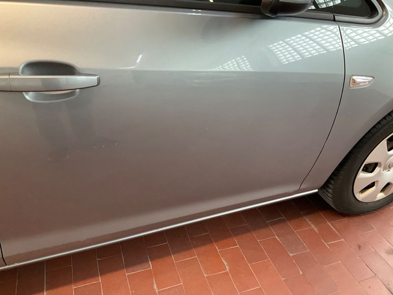 Opel Astra 1.6 Design Edition 2011 – снимка 23
