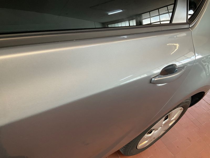 Opel Astra 1.6 Design Edition 2011 – снимка 28