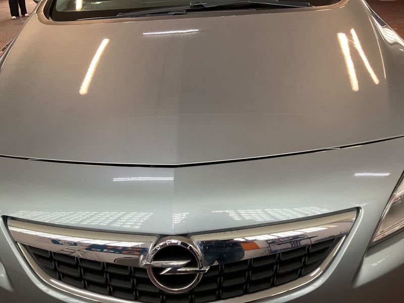 Opel Astra 1.6 Design Edition 2011 – снимка 36
