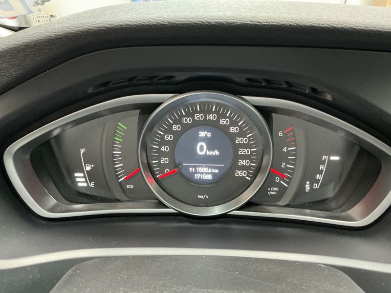Volvo V40 Cross Country 2.0 D3 2014 – снимка 19