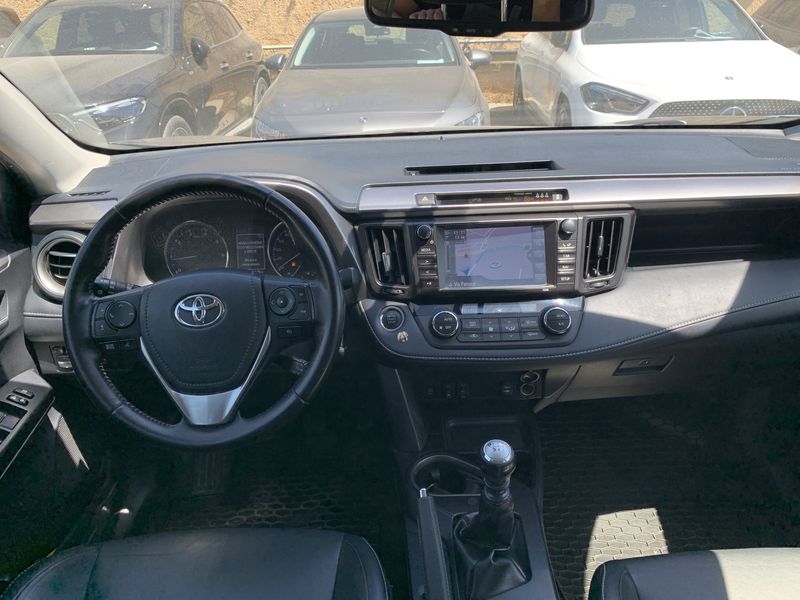 Toyota RAV 4 2.0 D-4D Lounge 2016 – снимка 11