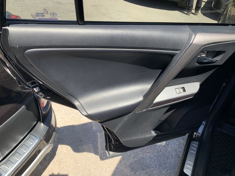Toyota RAV 4 2.0 D-4D Lounge 2016 – снимка 27