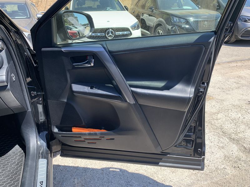 Toyota RAV 4 2.0 D-4D Lounge 2016 – снимка 31