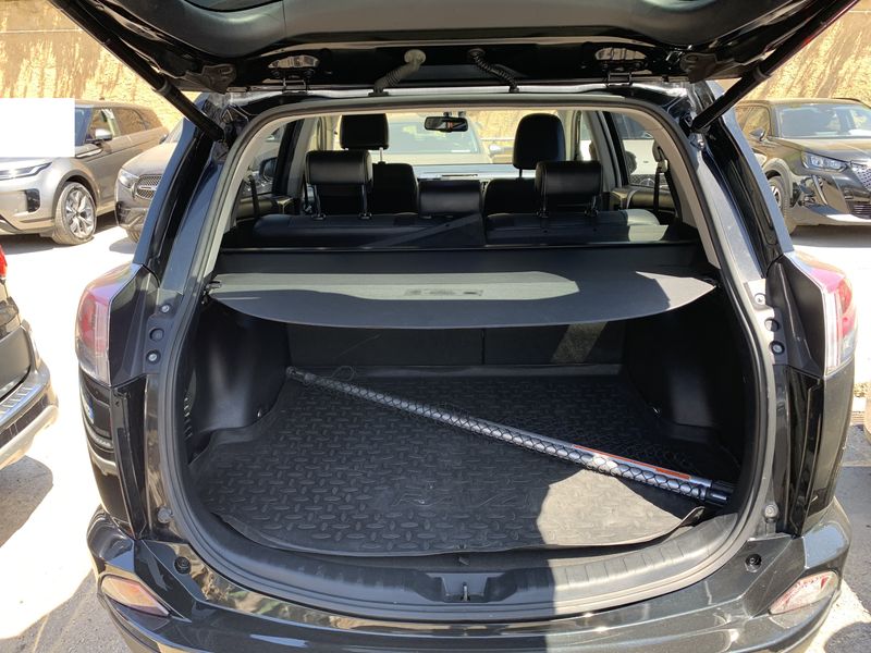 Toyota RAV 4 2.0 D-4D Lounge 2016 – снимка 9